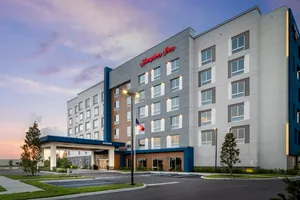 Beautiful dusk view of our beautiful Hampton Inn Kissimmee North.