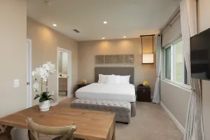 The three and four-bedroom villas offer a spacious master bedroom.