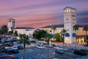 Orlando Vineland Exterior property shot at dusk