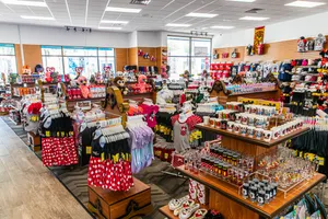 You can’t leave Florida without taking a souvenir. Check out U.S. Gift Factory, your one stop shop for the largest selection of Disney and Florida t-shirts, gifts, novelties, and toys. There’s even movie and music related items to choose from in their extensive inventory.