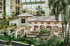 Villa de Flora Dining – Enjoy modern coastal Mediterranean–inspired dishes in a vibrant, sunlit setting inspired by Europe’s seaside cafés.