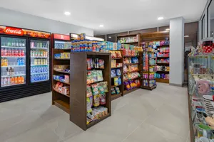 Onsite gift shop located in the lobby