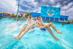 Live-Lagoon-Action_241AF52A-0B24-43D3-9D92270B55A6B44B.jpg