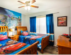 Master Suite with Ajoining Bathrooms