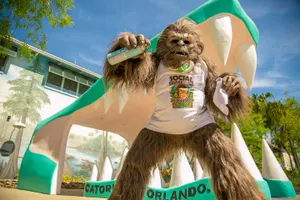 Gatorland's Social Distancing Skunk Ape is keeping everyone safe by making sure everyone is social distancing and wearing their mask!
