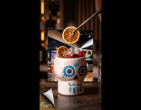 A bold and exotic blend where red berries awaken the senses, served in a presentation that turns every sip into an experience.