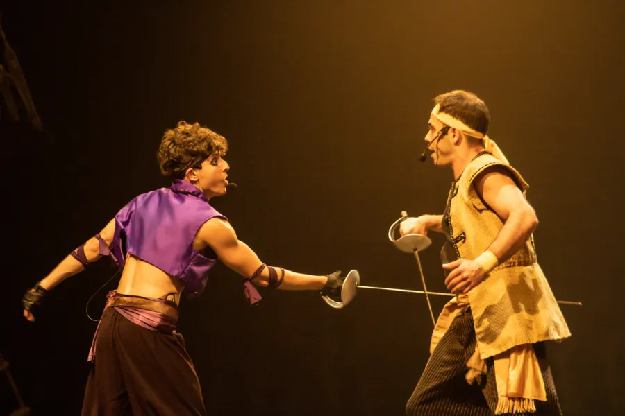 Purple pirate, Saxon, and Yellow Pirate, Antonio, Sword fighting
