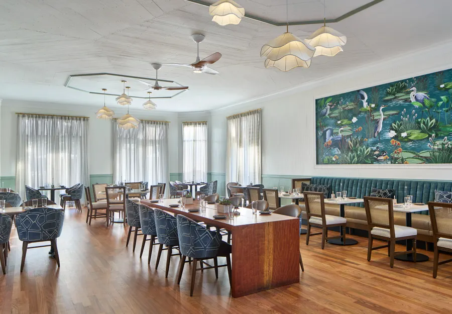 Lakeside Kitchen & Bar, our newly renovated and reimagined restaurant features brunch daily until 2pm and dinner starting at 5pm.