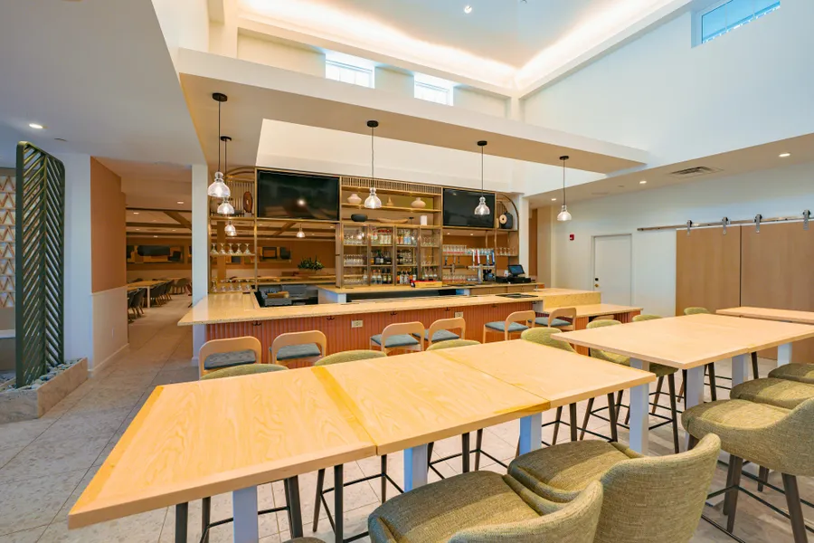 Restaurant/Bar