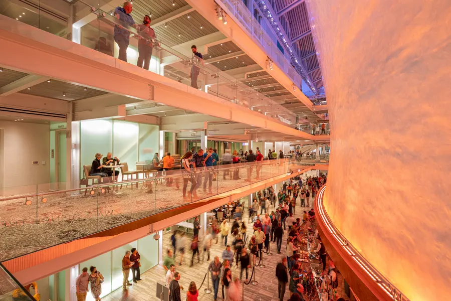 Della Phillips Lobby - Dr. Phillips Center