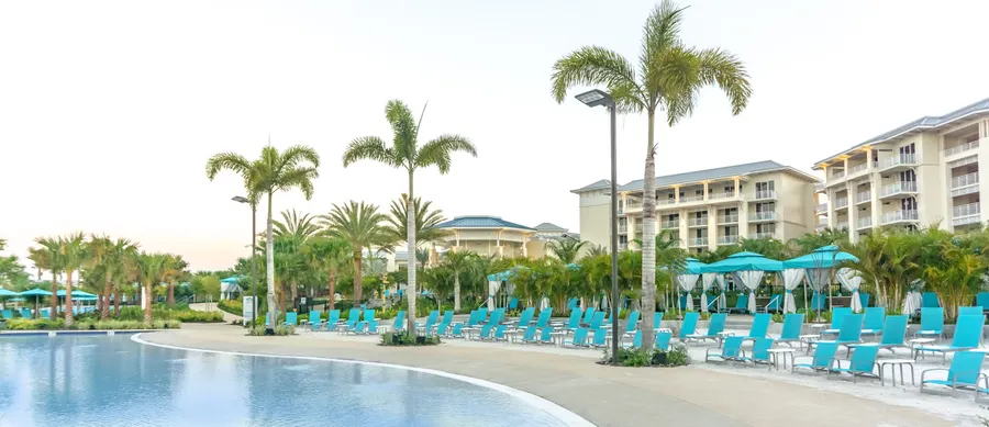 Fins Left Pool