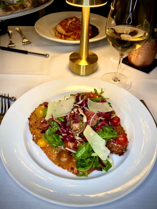 Milanesa Di Pollo E Insalata Tre Colore