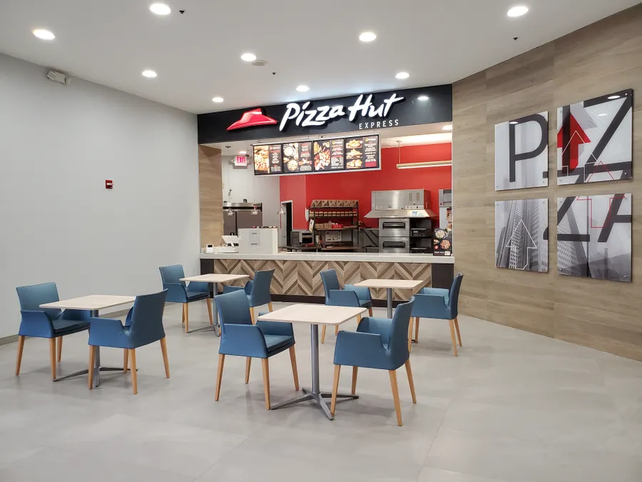 Pizza Hut located in the lobby