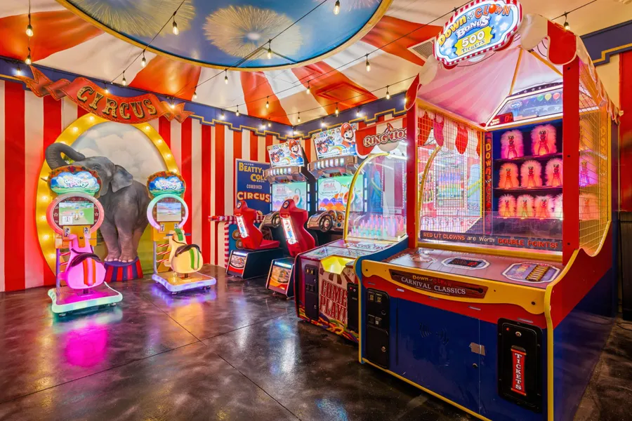 Themed games room at QJ062N at Reunion Resort