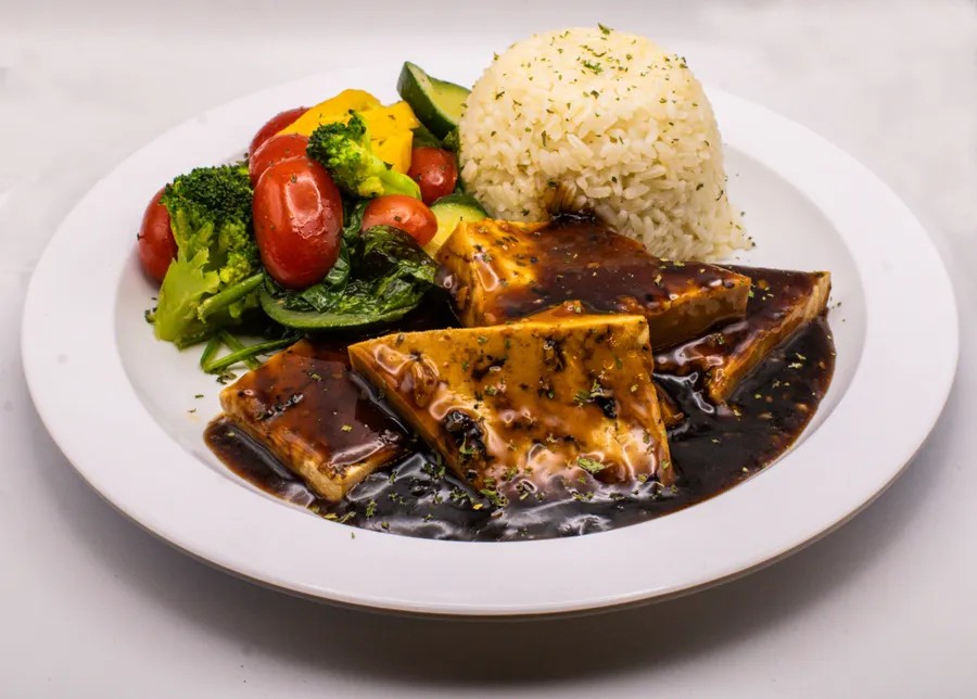 Vegetarian Tofu Main Meal: Seasonal Vegetables, white rice, grilled tofu, teriyaki sauce