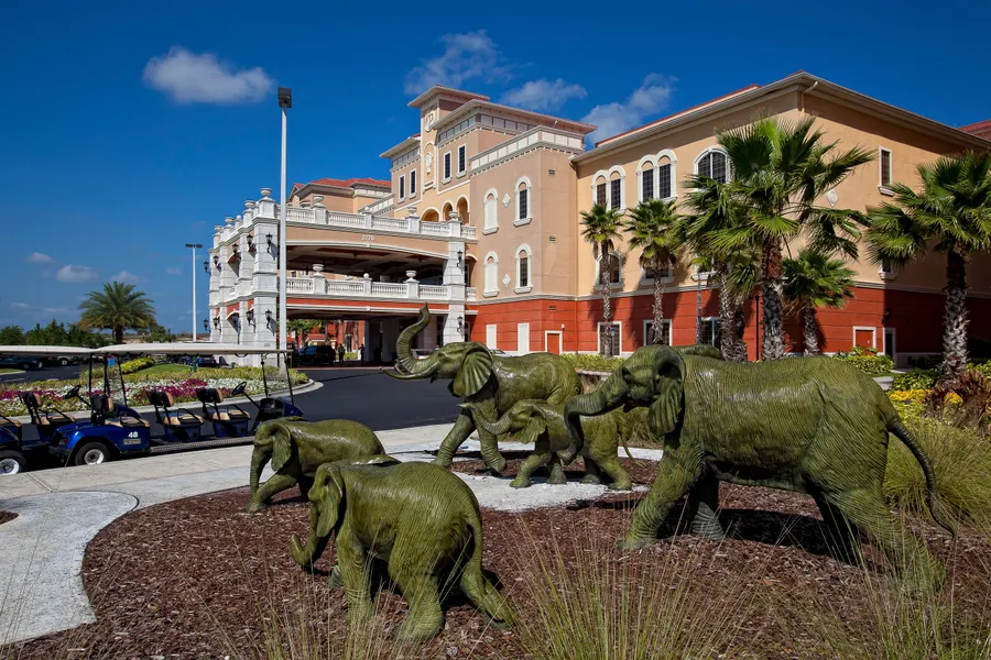 Westgate Town Center Resort & Spa provides guests all the comforts of a fully furnished home just 1 mile from Walt Disney World® Resort.